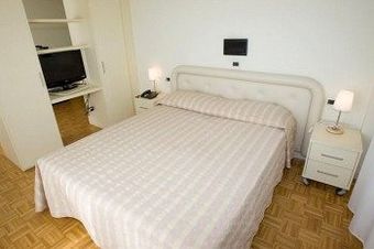 Hotel Astoria (meubl�)