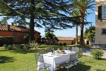 San Gennaro I Villa Sleeps 12 Wifi