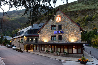 Hotel Y Apartamentos Vilagaros