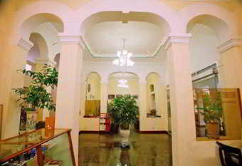 Que Huong Hotel