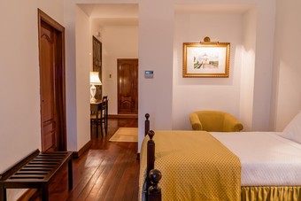 Hotel Casa Amarela Th & National Monument