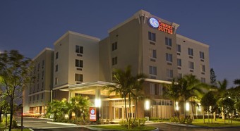 Hotel Comfort Suites Miami Airport North