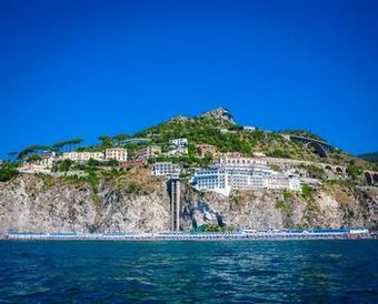 Hotel Lloyd`s Baia