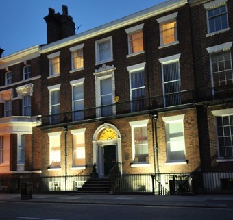 Hotel Roscoe House