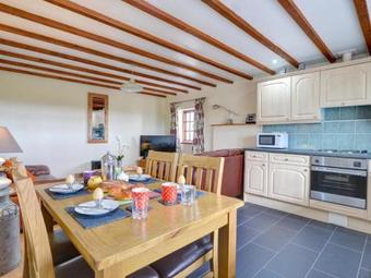 Comfortable Cottage In Y Felinheli With Garden