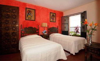 Hotel Emilia Castillo