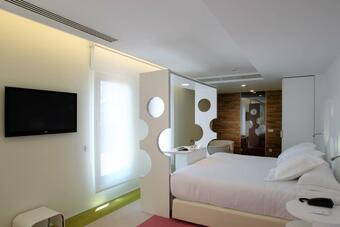 Hotel Room Mate Pau