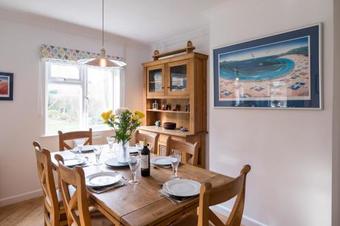 4 Sanctuary Cottage