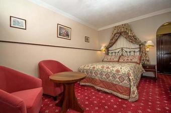 Stow Lodge Hotel