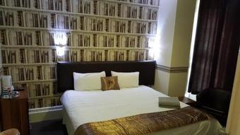 Hostal Portsmouth Budget Hotels