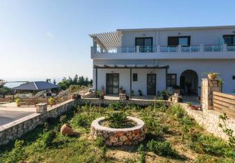 Alonaki Apartments