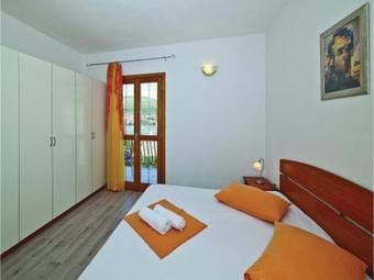 Apartment Trogir With Sea View 06