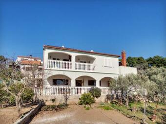 Apartments By The Sea Prvic Luka (prvic) - 12064