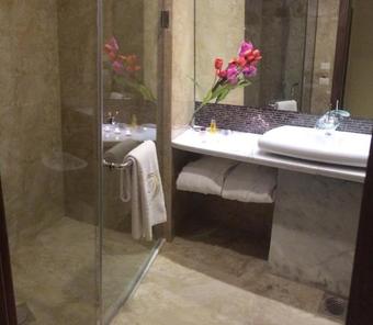 Delora Hotel And Suites