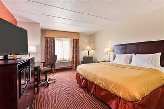 Hotel Americinn Lodge And Suites - Muscatine