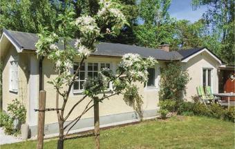 Two-bedroom Holiday Home In Beddingestrand