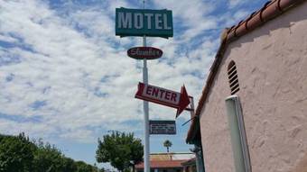 Slumber Motel