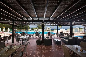 Hotel Adelais Bay