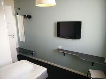 Motel X