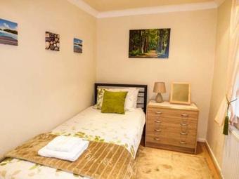 7 Dolydd Terrace