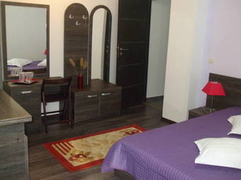 Hostal Eden Maison