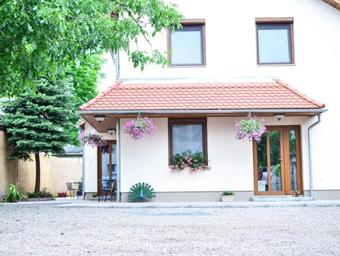 P�va Apartmanh�z