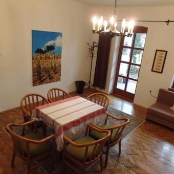 Hostal Demetervin