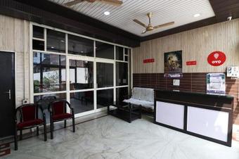 Oyo 14161 Hotel Sachin
