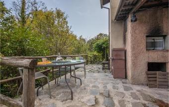 Three-bedroom Holiday Home In Fabbriche Di Vallico