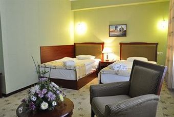 Golden Valley Hotel