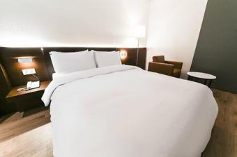 Golden River Hotel