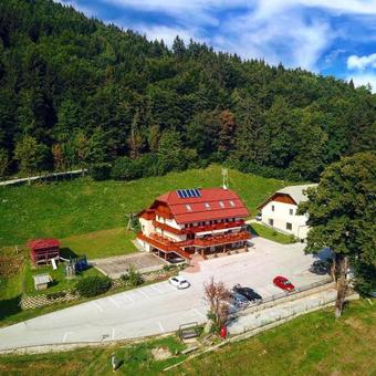 Hostal Guest House Pr Ambru?arju
