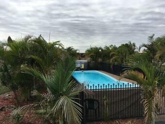 Palm Valley Motel