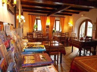 Hostal A L'arc En Ciel