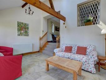 Unique Holiday Home In Hartfield Kent With Fireplace