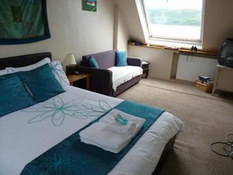 Hostal No 15 B&B Furnace