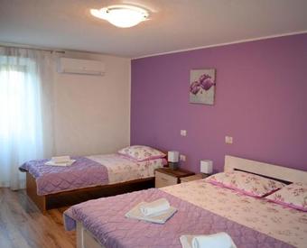 House Toni 1102
