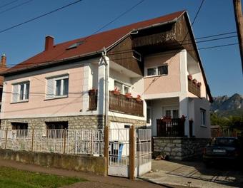 Viola Apartman