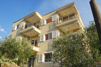 Hera Apartment