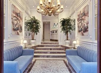 Mirrors Hotel