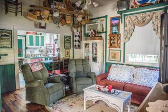 Whistle Stop Inn Cabin
