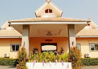 Nok Resort & Hotel