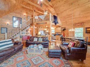 Hunters Lodge