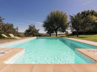Spacious Holiday Home In Sioniac With Private Swimming Pool