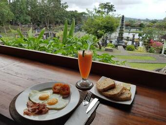 Tirta Ayu Hotel And Restaurant