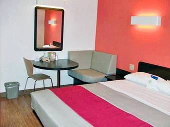 Motel 6 Martinsburg