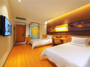 Iu Hotel Zhengzhou Xinzheng Yasi College