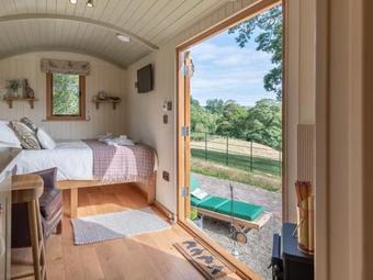 Padarn's Hut, Llandrindod Wells