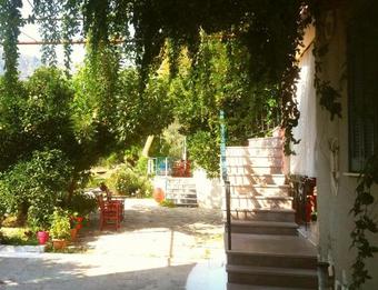 Mouragio Apartments