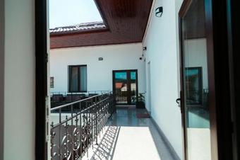 Hostal Elegant House